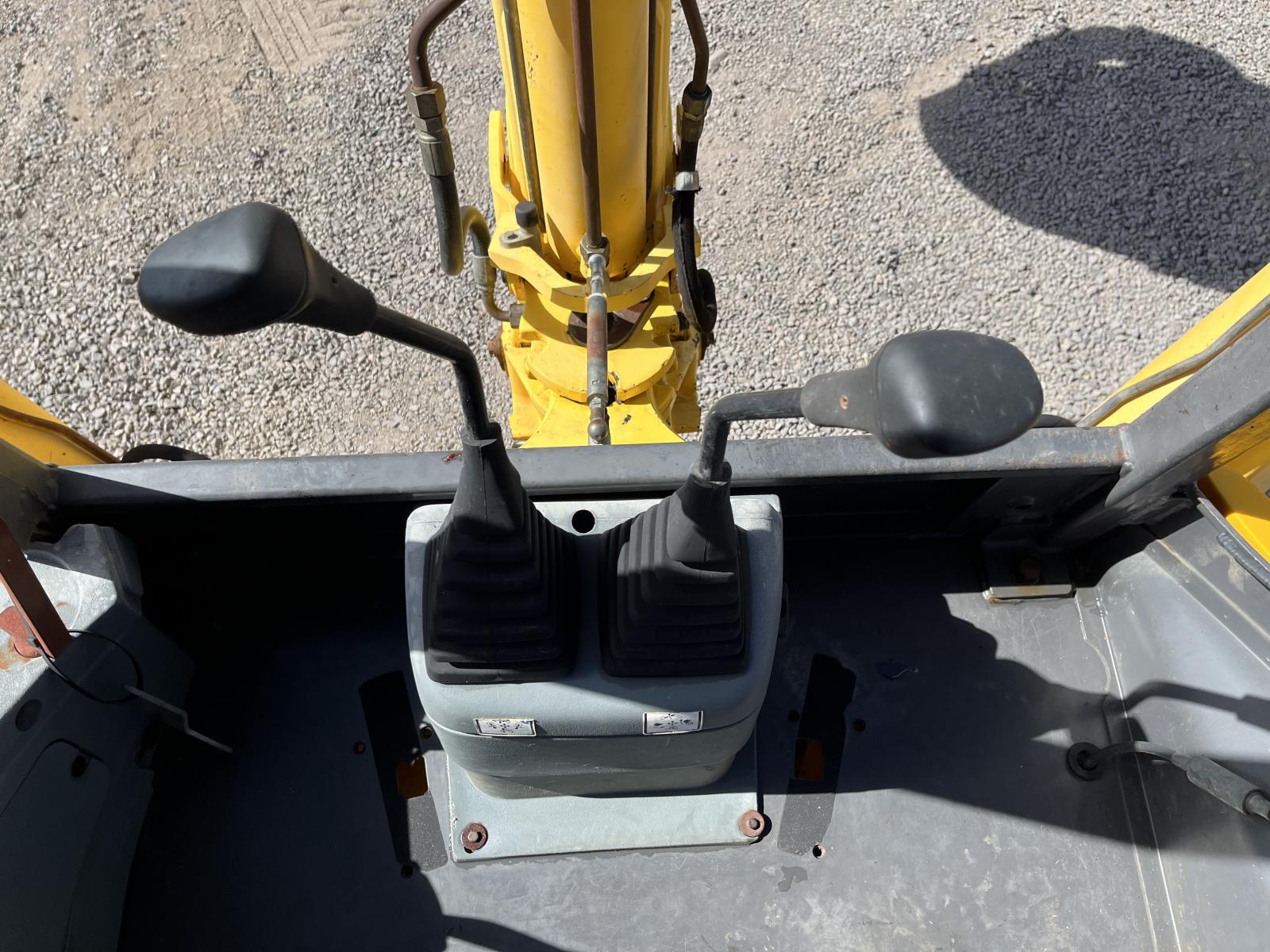 ./imagenes/INVOICE/2019/16356/RETROEXCAVADORA NEW HOLLAND LB75B (36).JPG